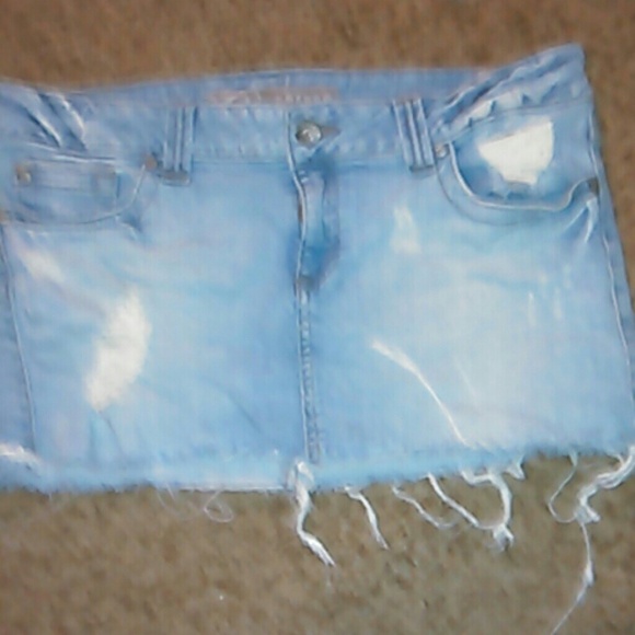 Refuge denim destroyed jean skirt. Sz 13