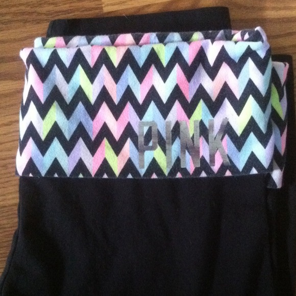 PINK cropped yoga pants