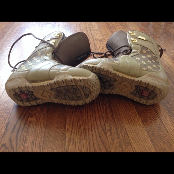 Burton Snowboarding Boots - Picture 4 of 4