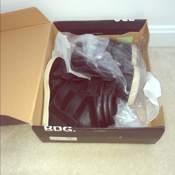 BDG Wedge Sneakers size 8