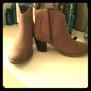 Old navy taupe ankle booties