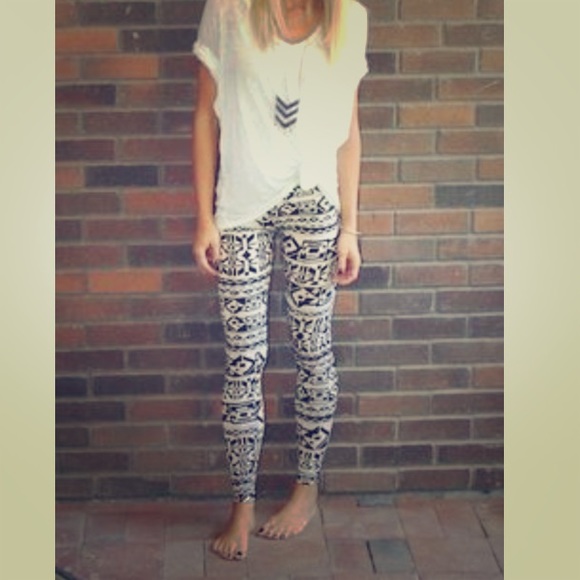 Tribal print leggings
