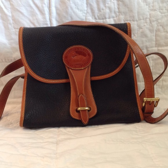 Dooney & Bourke Handbags - Dooney & Bourke small shoulder bag