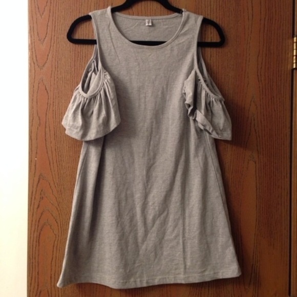 ⛔️SOLD IN BUNDLE⛔️Grey Cold Shoulder Dress - Picture 2 of 4
