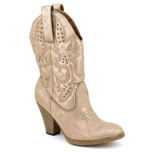 COWBOY BOOTS
