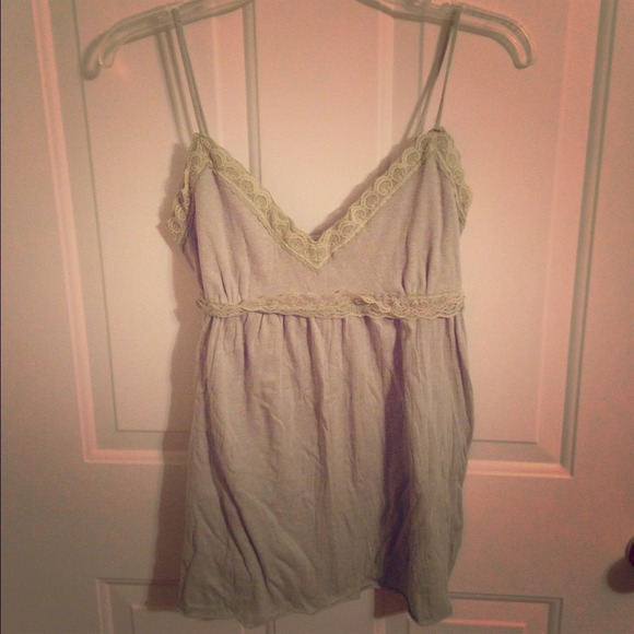 Pale Green Tank - cute lacy tie in the back! Med - Picture 1 of 3