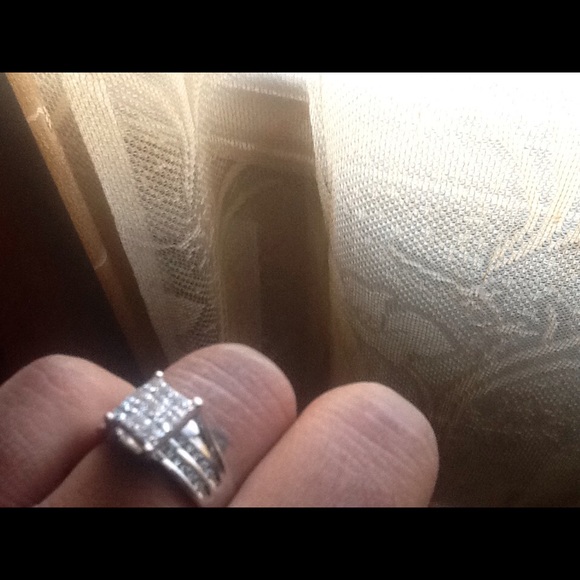 Zales 1ct princess cut diamond 14k white gold ring - Picture 3 of 5