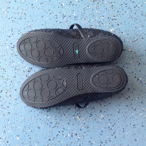 Girls Stride Rite Sandals - Picture 2 of 4