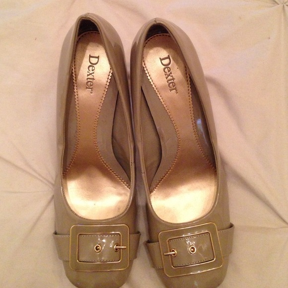 Beige heels - Picture 2 of 3