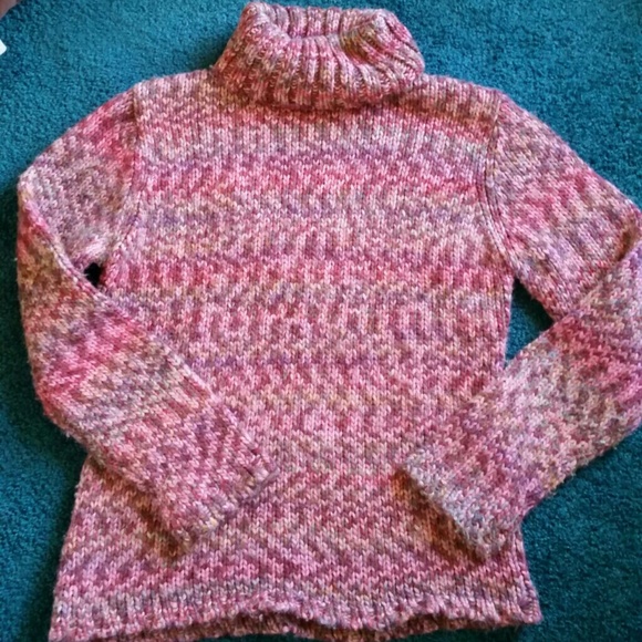 PRICE REDUCED!! CUTE PINK SWEATER~