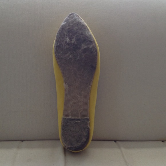 Canary yellow flats - Picture 3 of 3