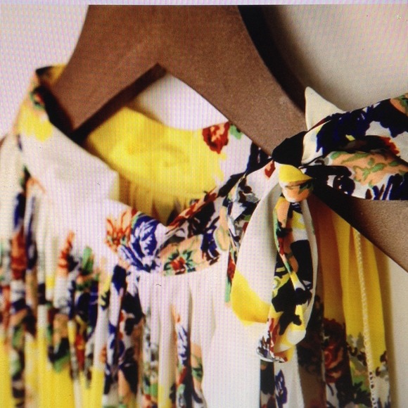 Floral Pleated Chiffon dress with cloth belt. - Picture 3 of 4