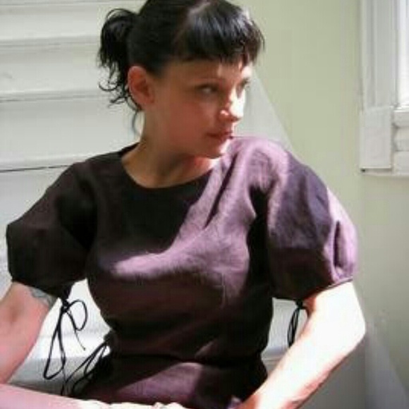 Classy "50's" style blouse by Heidio! SALE! - Picture 2 of 3