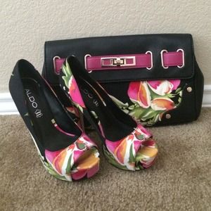 Bundle sale Aldo pumps w/ matching clutch