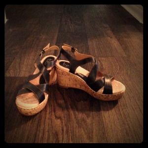 Born BOC sandals