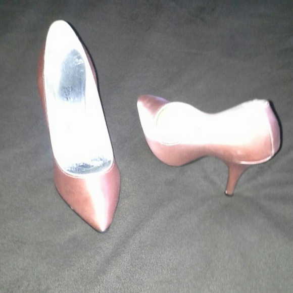 Satin Pumps - Picture 1 of 1