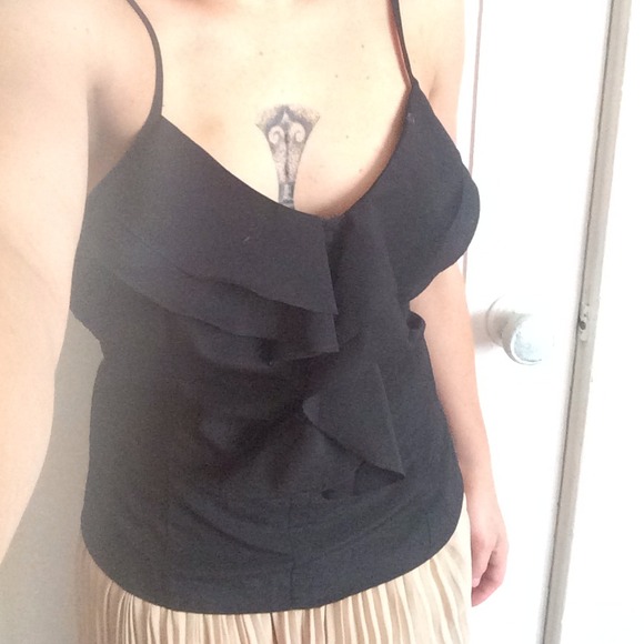 Black ruffled top! - Picture 1 of 4