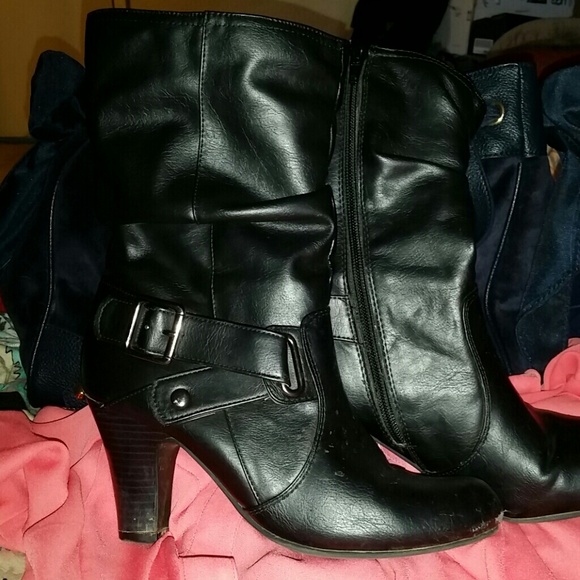 Black short boots, with short heels - Picture 1 of 1