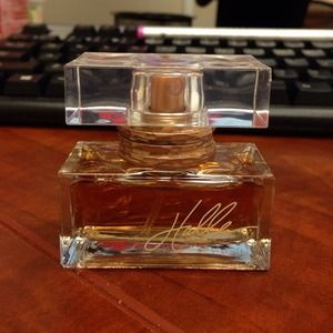 Halle Perfume