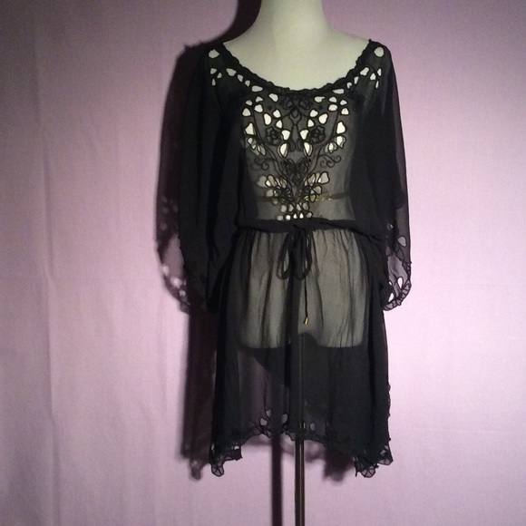 Pretty Black Swimsuit cover up - Picture 4 of 4