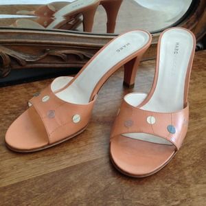 Marc Jacobs 3" peach slides with dots! Super cute.