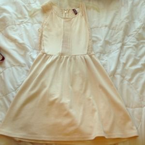 Cute summer/spring dress.