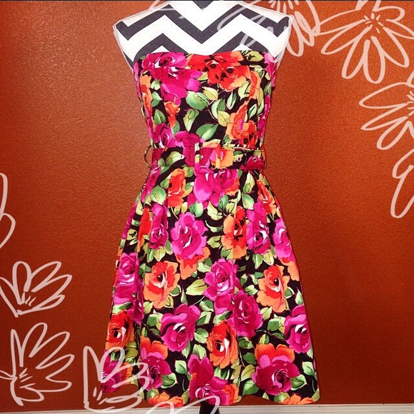 Annabelle Black Floral Strapless Flare Dress Large