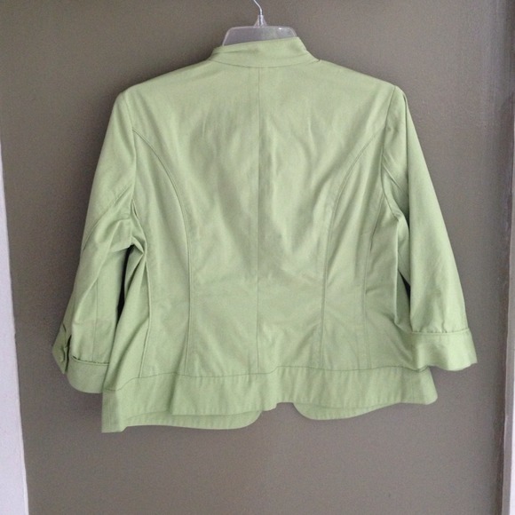 Green jacket never worn - Picture 2 of 2