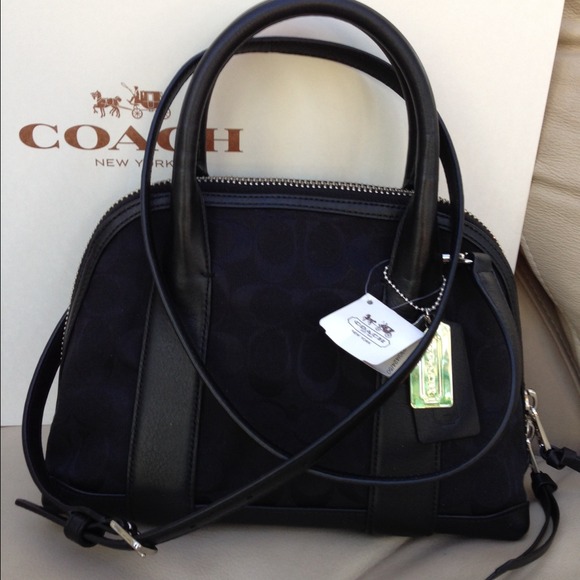 🚫HOLD @melsav01🚫NWT COACH Bleecker Mini PRESTON