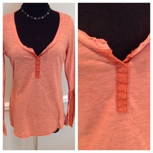 Perfect for fall! Full Tilt henley.