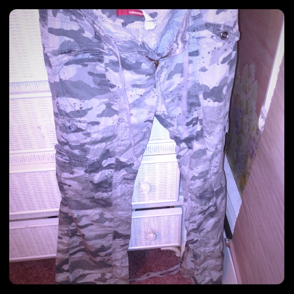 Camo cargo pants 💚