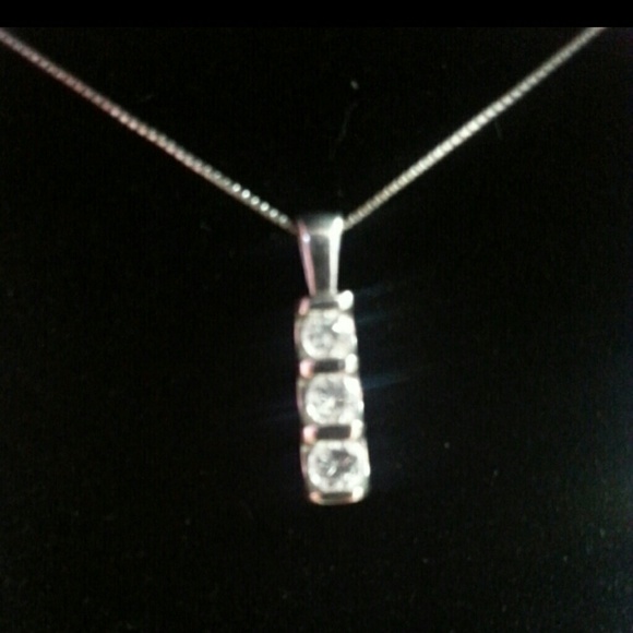 Past, present, future necklace - Picture 1 of 3