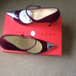 Beautiful pair of Deep Wine Spectator Pump