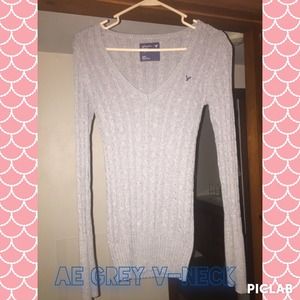 American Eagle sweater