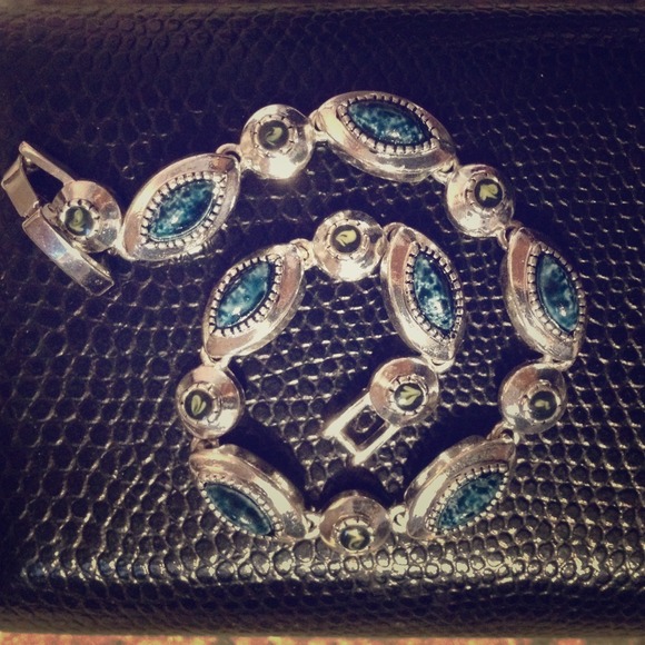 Denim color stone bracelet