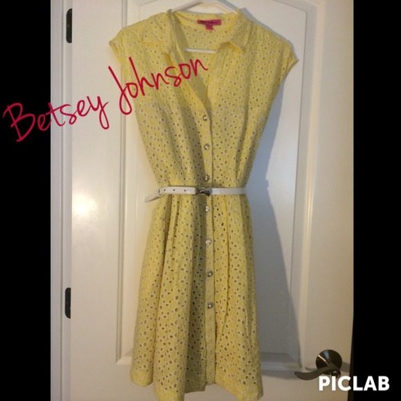 Betsey Johnson Dresses & Skirts - Adorable Betsey Johnson Eyelet Dress