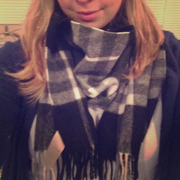 Burberry Beat Check Cashmere Scarf