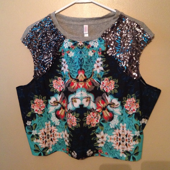 Pretty tee crop Top - Picture 1 of 1
