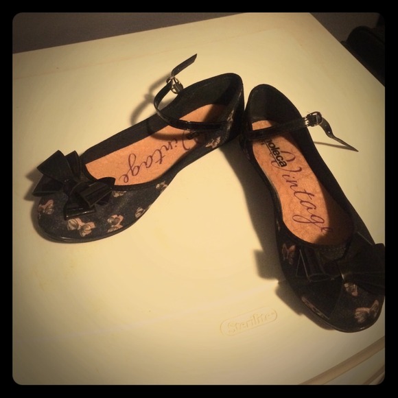 Moleca ballet flats with bow detail