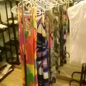Mens shits Women's long dresses Mens shits Women's long dresses
