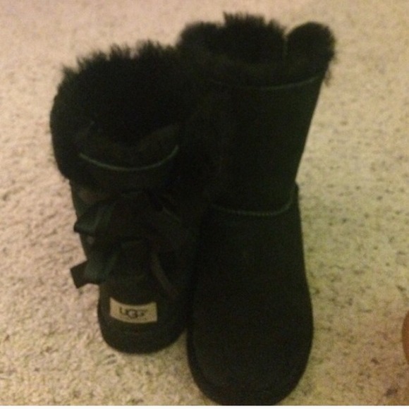 Black bailey bow uggs
