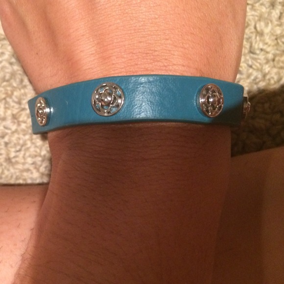 Stella and dot blue bracelet