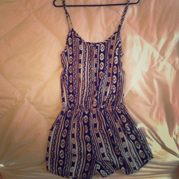 2b bebe  black and cream romper