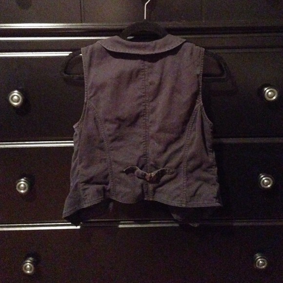 Vest - Picture 2 of 2