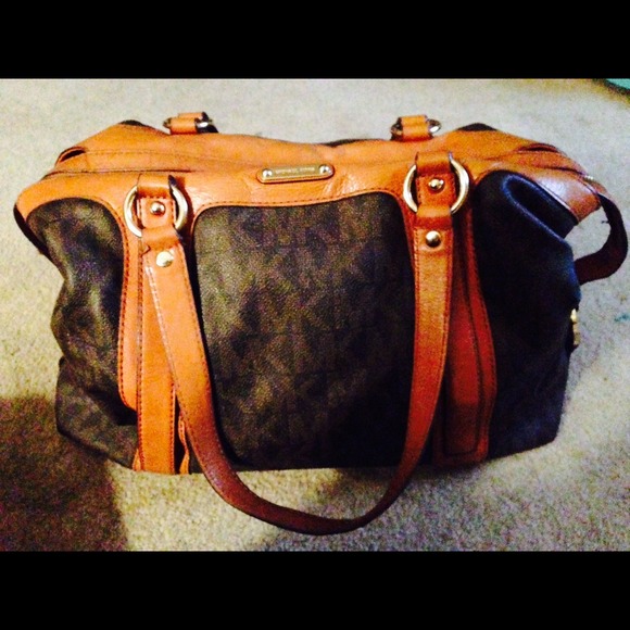 Michael Kors purse great condition!