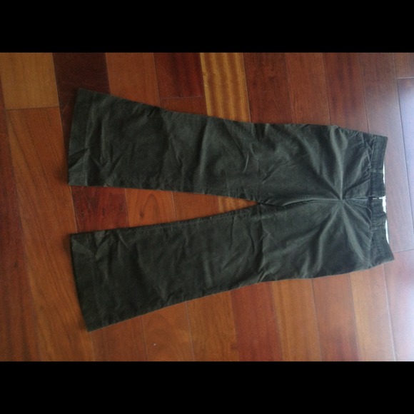 CUTE straight cut green jeans bell bottom jeans
