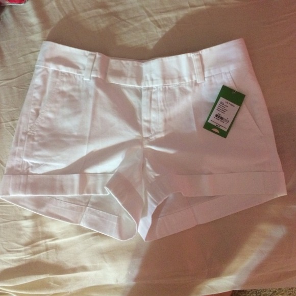 NWT Lilly Pulitzer White Barclay shorts!