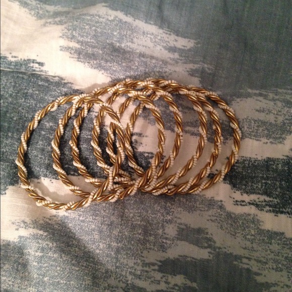 Set of 6 gold and white bangles