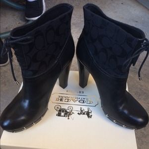 Fall item 💫 Coach boots 😍