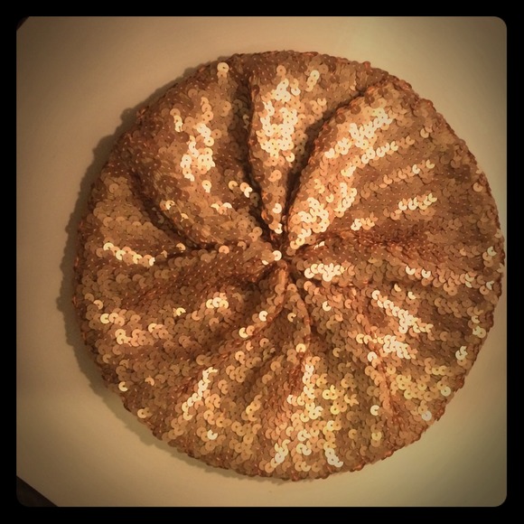 Funky gold sequin beret